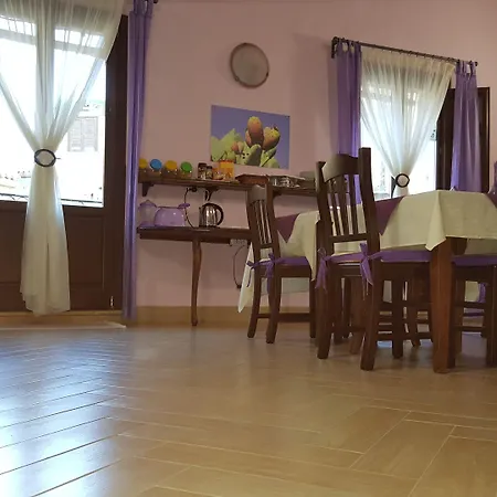 Monte Dei Pegni Oda ve Kahvaltı